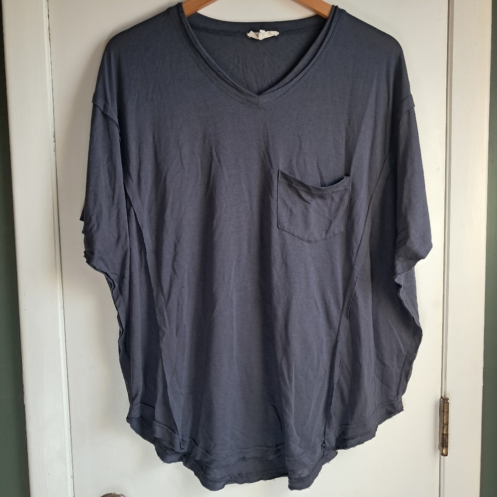 Easel Oversized Charcoal Pocket Tee Small